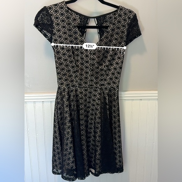 B Darling Lace Dress Size 3/4 - Picture 11 of 14